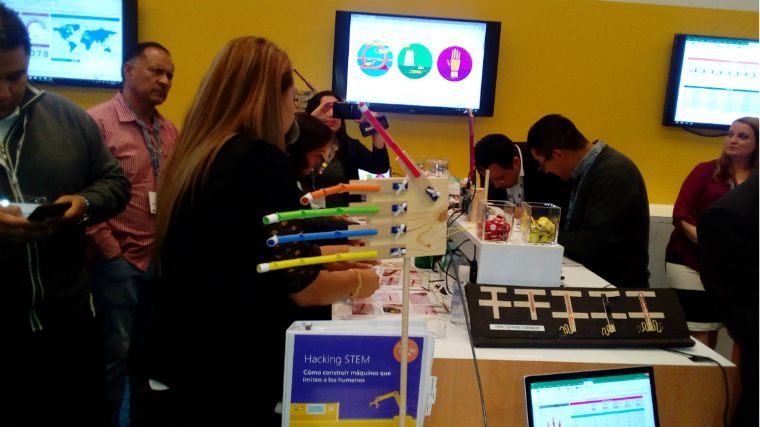 SEP y Microsoft firman convenio para llevar la tecnología a las aulas SEP y Microsoft firman convenio para llevar la tecnología a las aulas